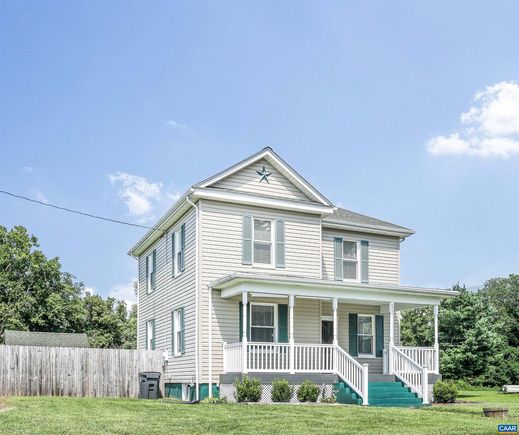 406 Long Ave SHENANDOAH, VA House Active - Photo 1 of 32. Opens carousel modal