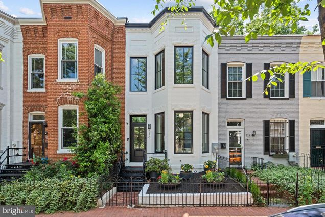 516 10th Street SE WASHINGTON, DC Townhouse Sold - Photo 1 of 36. Opens carousel modal