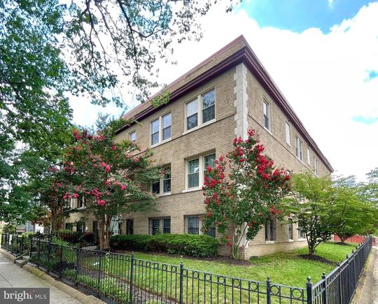 410 15th Street NE Unit 16