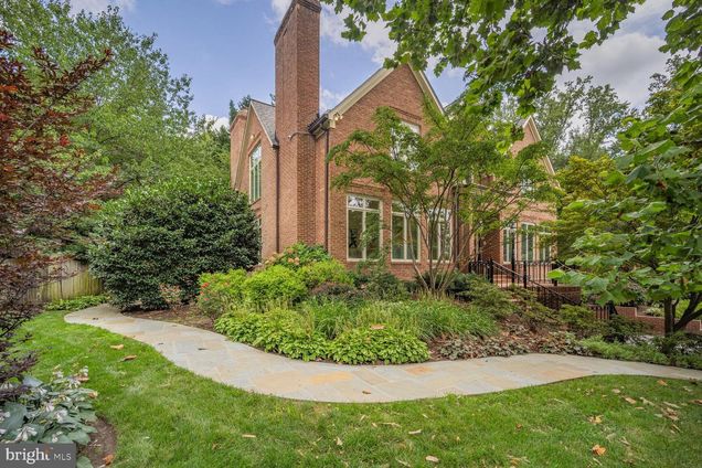 3121 Arizona Avenue NW WASHINGTON, DC House Active - Photo 1 of 33. Opens carousel modal