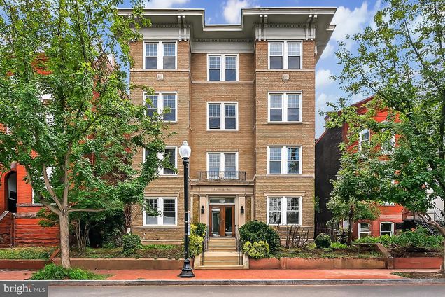 115 2nd Street NE Unit 16