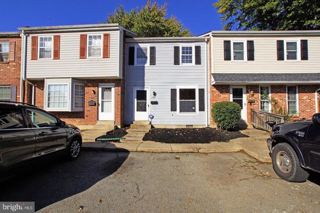 90 Village Drive DOVER, DE Townhouse Active - Photo 1 of 23. Opens carousel modal