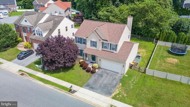 234 Climbing Vine Avenue