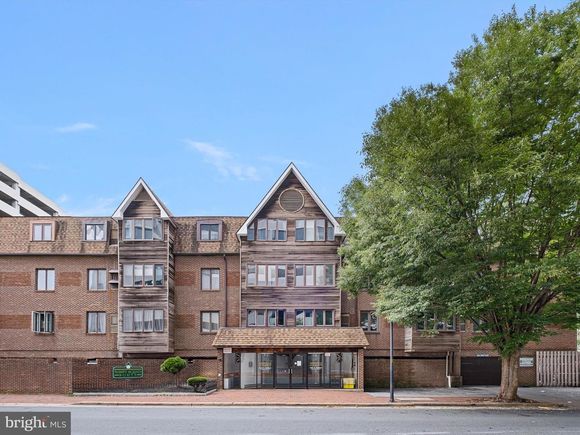 1025 N Madison Street Unit 203
