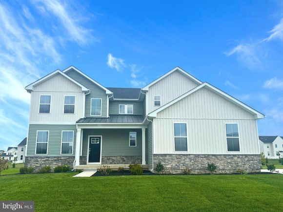329 Bronzeleaf Drive W