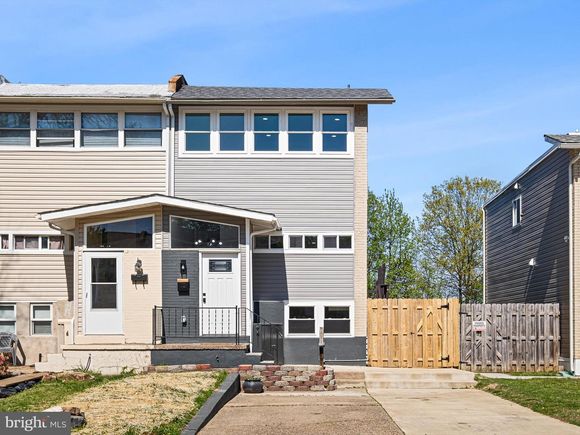 12 Birkshire Road NEW CASTLE, DE Townhouse Sold - Photo 1 of 20. Opens carousel modal
