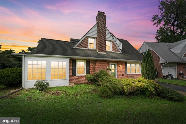 30 S Stuyvesant Drive
