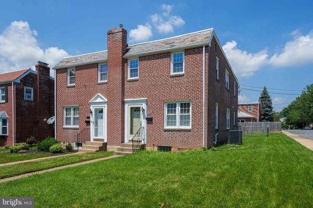 1701 Sycamore Street WILMINGTON, DE Townhouse Active - Photo 1 of 23. Opens carousel modal