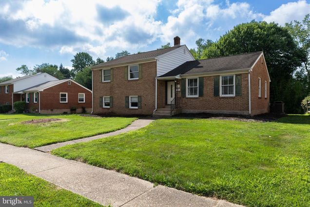 17 Ferncliff Road NEWARK, DE House Active - Photo 1 of 33. Opens carousel modal