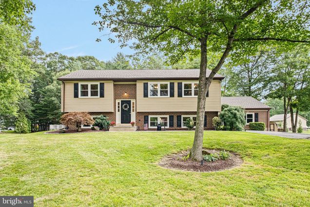 8 Chrissy Court BEAR, DE House Pending - Photo 1 of 38. Opens carousel modal