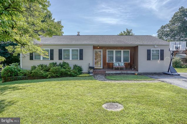 104 S Woodward Avenue WILMINGTON, DE House Active - Photo 1 of 29. Opens carousel modal