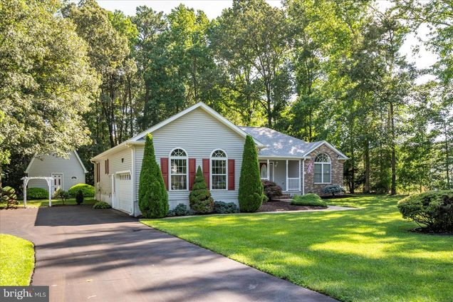 22256 Holly View Court BRIDGEVILLE, DE House Active - Photo 1 of 57. Opens carousel modal
