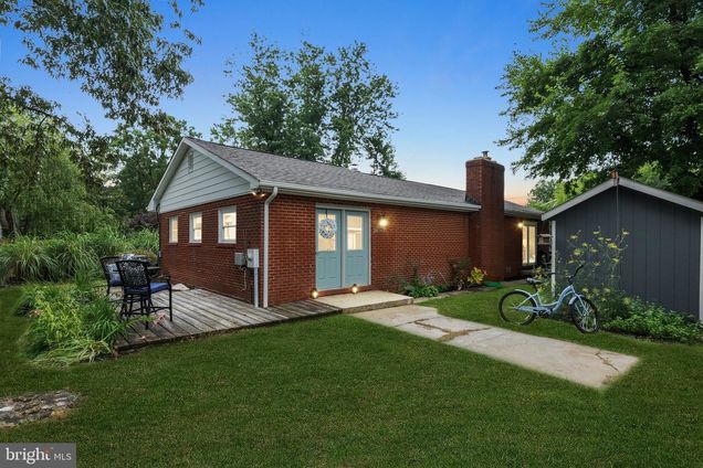 1359 Linden Avenue ANNAPOLIS, MD House Active - Photo 1 of 35. Opens carousel modal