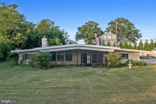 45 E Lake Drive ANNAPOLIS, MD House Active - Photo 1 of 67. Opens carousel modal