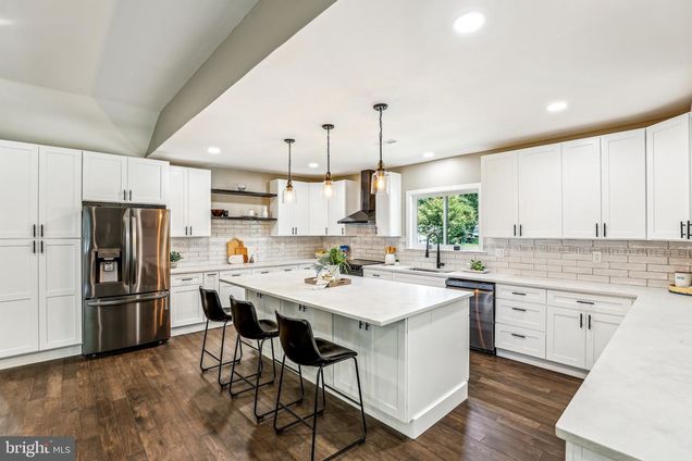 1581 Long Point Road PASADENA, MD House Active - Photo 1 of 33. Opens carousel modal