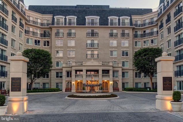 5 Park Place Unit 217 ANNAPOLIS, MD Condo Active - Photo 1 of 45. Opens carousel modal