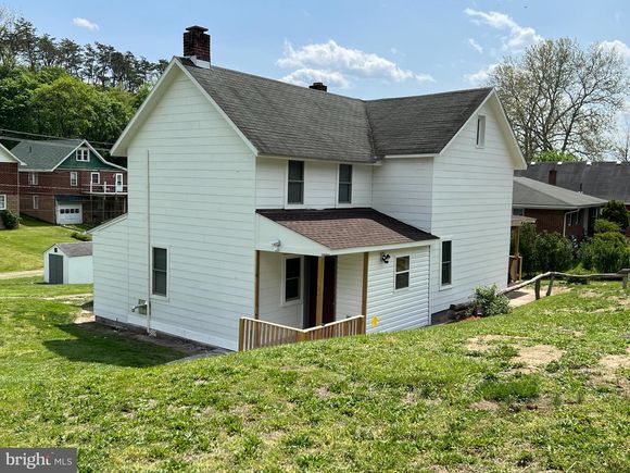 903 Harding Avenue CUMBERLAND, MD Apartment Active - Photo 1 of 11. Opens carousel modal