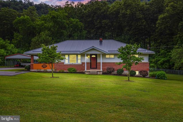 12015 Vale Summit Rd