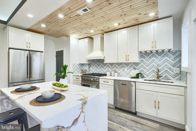 837 W 33rd Street