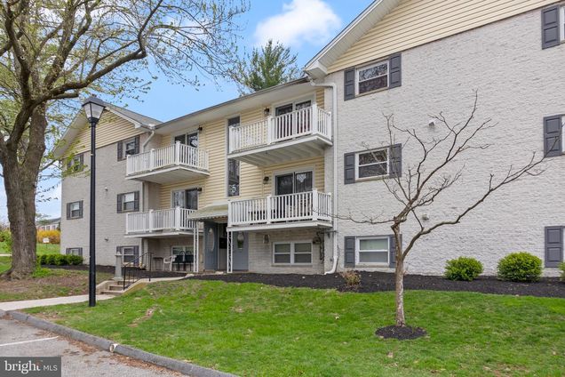 5 Warren Lodge Court Unit 2-A COCKEYSVILLE, MD Apartment Active - Photo 1 of 23. Opens carousel modal