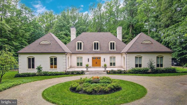2422 Velvet Valley Way