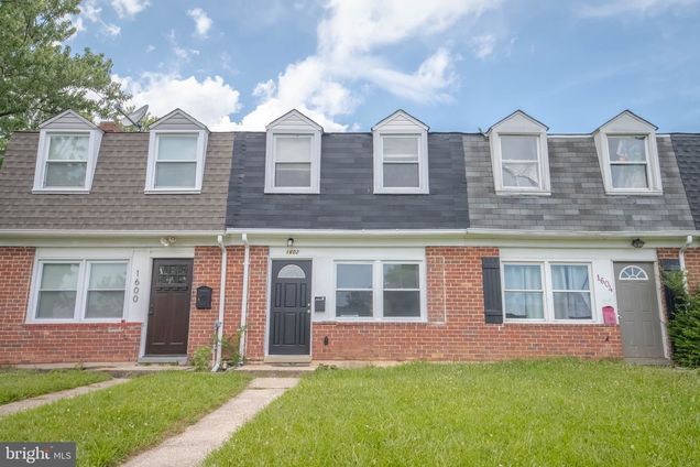 1602 Lyle Court