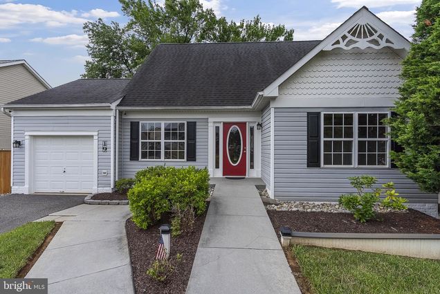 19 Macintosh Court BALTIMORE, MD House Active - Photo 1 of 65. Opens carousel modal