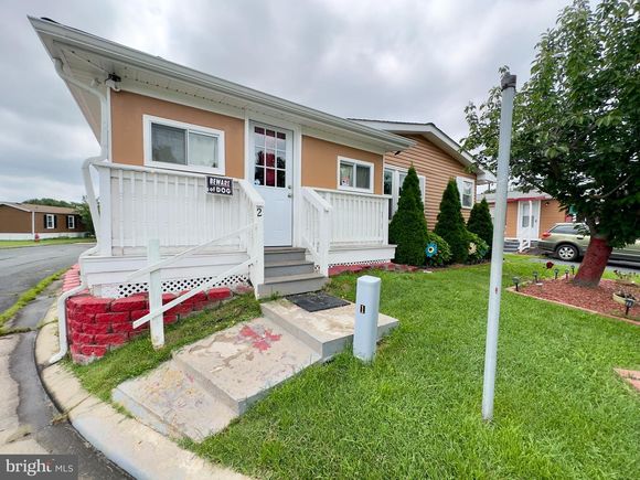 2 Raspberry Court MIDDLE RIVER, MD House Active - Photo 1 of 33. Opens carousel modal