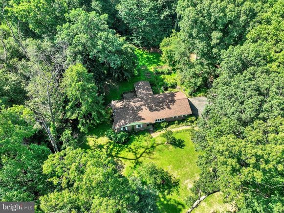1211 Bernoudy Road
