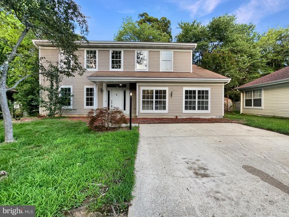 6829 Cologo Court WALDORF, MD House Active - Photo 1 of 41. Opens carousel modal