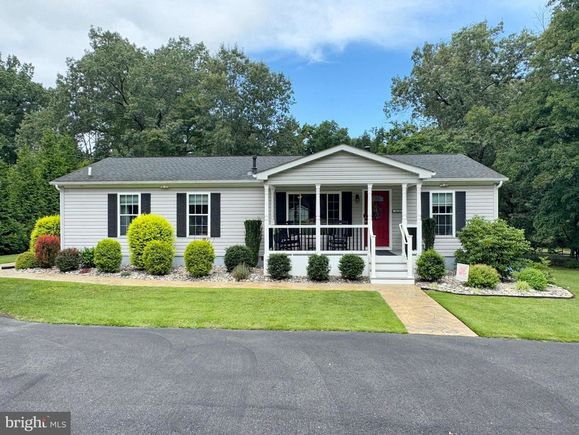 6135 Bumpy Oak Road LA PLATA, MD House Active - Photo 1 of 50. Opens carousel modal