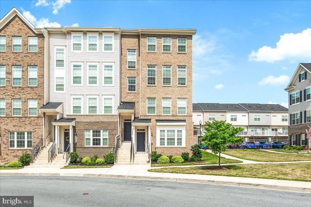 5982 Forum Square FREDERICK, MD Condo Active - Photo 1 of 29. Opens carousel modal