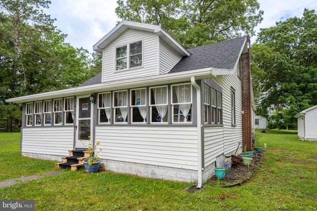 416 Shenandoah Avenue OAKLAND, MD House Active - Photo 1 of 56. Opens carousel modal