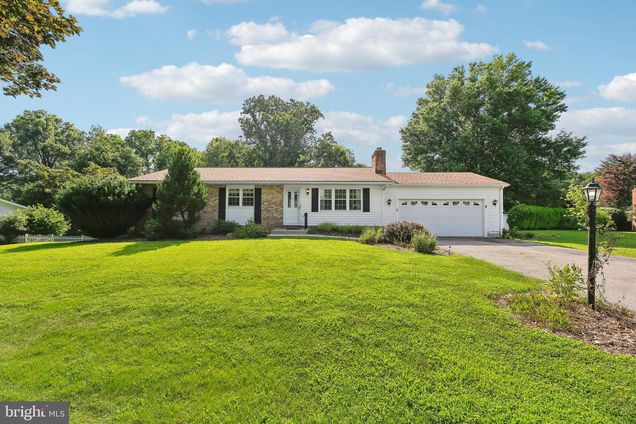 4002 Dee Jay Drive