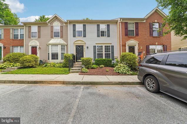 9542 Oakhurst Drive COLUMBIA, MD Townhouse Active - Photo 1 of 40. Opens carousel modal