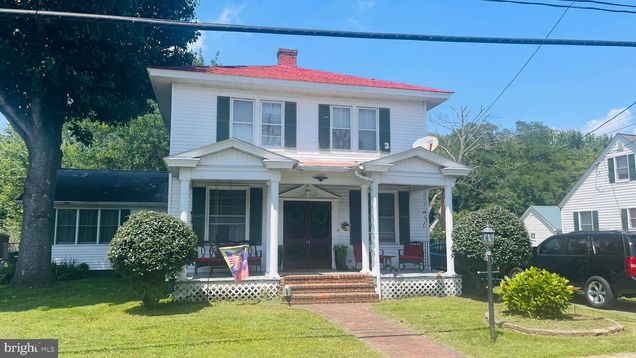 390 Hurtt Avenue