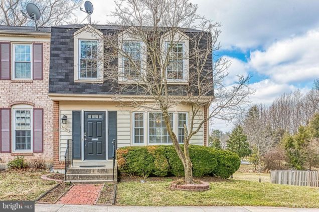 20110 Torrey Pond Place MONTGOMERY VILLAGE, MD Townhouse Sold - Photo 1 of 42. Opens carousel modal