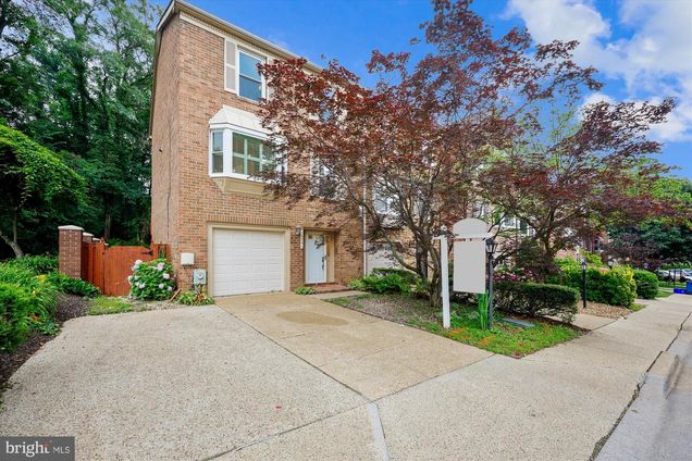 10941 Pebble Run Drive SILVER SPRING, MD Townhouse Sold - Photo 1 of 45. Opens carousel modal