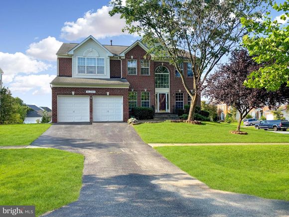 14301 Ashleigh Greene Road BOYDS, MD House Active - Photo 1 of 18. Opens carousel modal