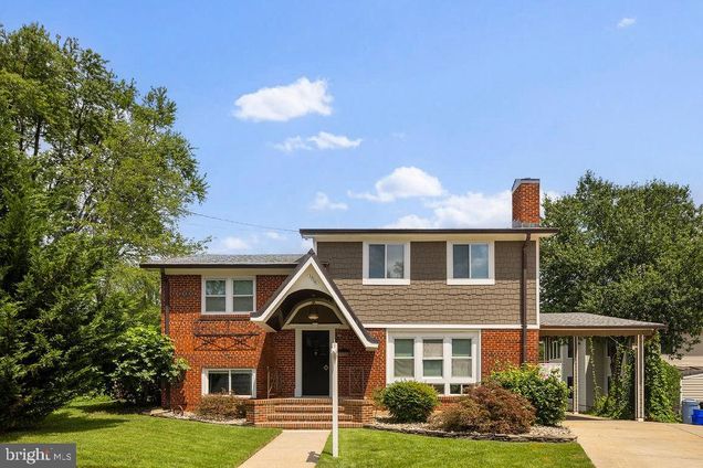 1516 Vivian Court SILVER SPRING, MD House Active - Photo 1 of 61. Opens carousel modal