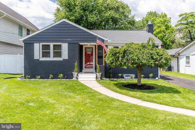 606 Douglass Avenue