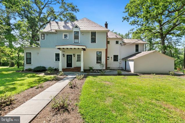301 Central Avenue GAITHERSBURG, MD House Active - Photo 1 of 56. Opens carousel modal