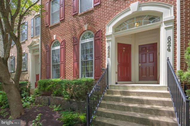 622 Frogs Leap Lane Unit 622 GAITHERSBURG, MD Condo Active - Photo 1 of 34. Opens carousel modal