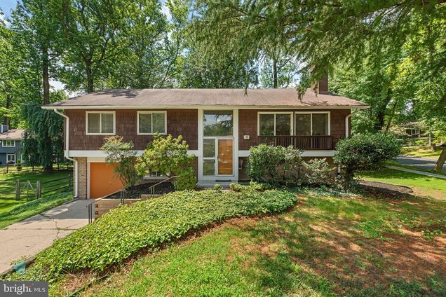 13 Farsta Court ROCKVILLE, MD House Active - Photo 1 of 51. Opens carousel modal
