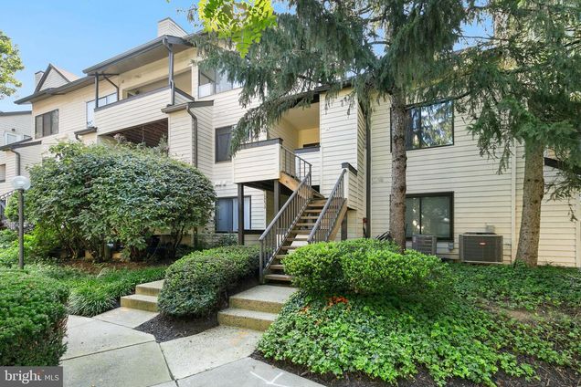 10030 Hellingly Place Unit 225 GAITHERSBURG, MD Condo Active - Photo 1 of 21. Opens carousel modal
