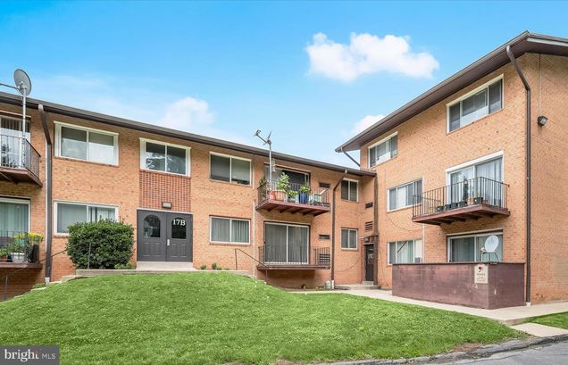 17 Water Street Unit 27 GAITHERSBURG, MD Condo Active - Photo 1 of 34. Opens carousel modal