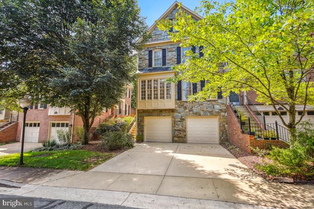 1057 Grand Oak Way