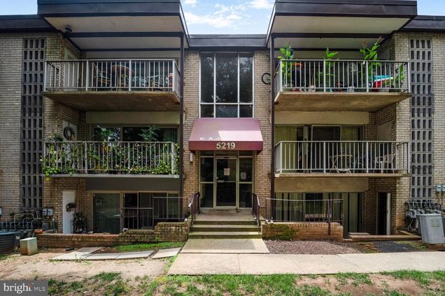 5219 Newton Street Unit 103