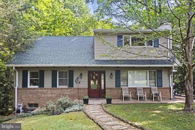 27086 Holly Lane