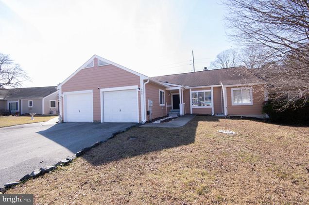 906 James Court